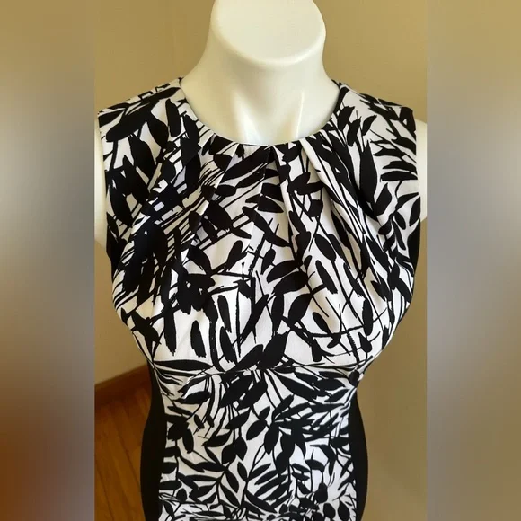 New York & Company  Black and White Leaf Print Midi Sleeveless Dress Sz 0. - Picture 4 of 14